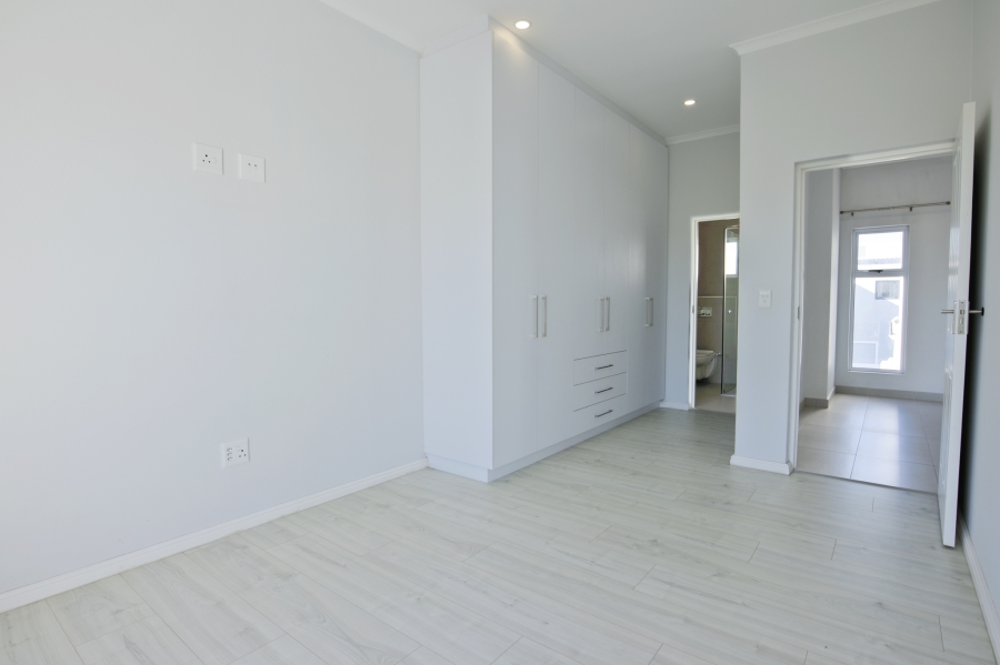 4 Bedroom Property for Sale in Sagewood Western Cape